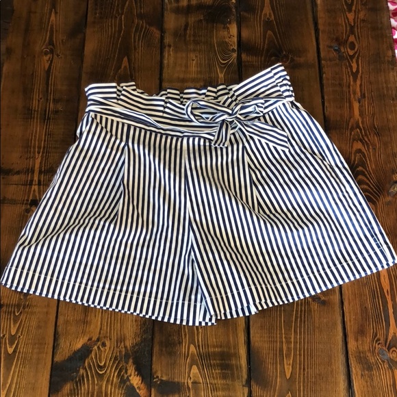 vine & love Pants - Navy Striped Paper Bag Style Shorts ⚓️